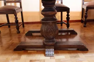 Mesa comedor vasca madera maciza