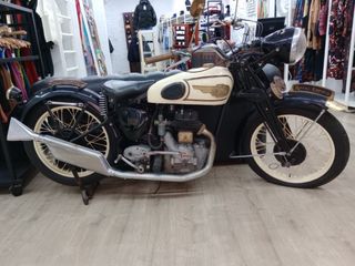 Royal Enfield Bullet Monocilíndrica OHV