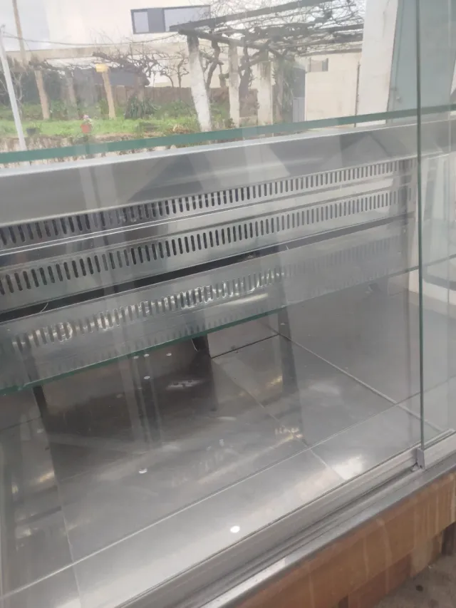 Vitrina expositora refrigerada