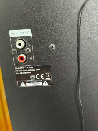 Torre de Sonido Bluetooth Negra y Roja