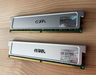 2x 1GB GEIL DDR2 RAM PC2-6400 800MHz
