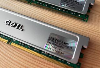 2x 1GB GEIL DDR2 RAM PC2-6400 800MHz