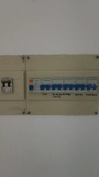 Electricidad • Fontanería • Reparaciones Generales