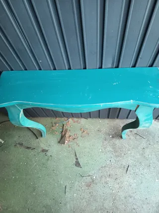 Consola de madera verde