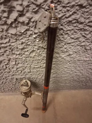 Caña de pescar con carrete