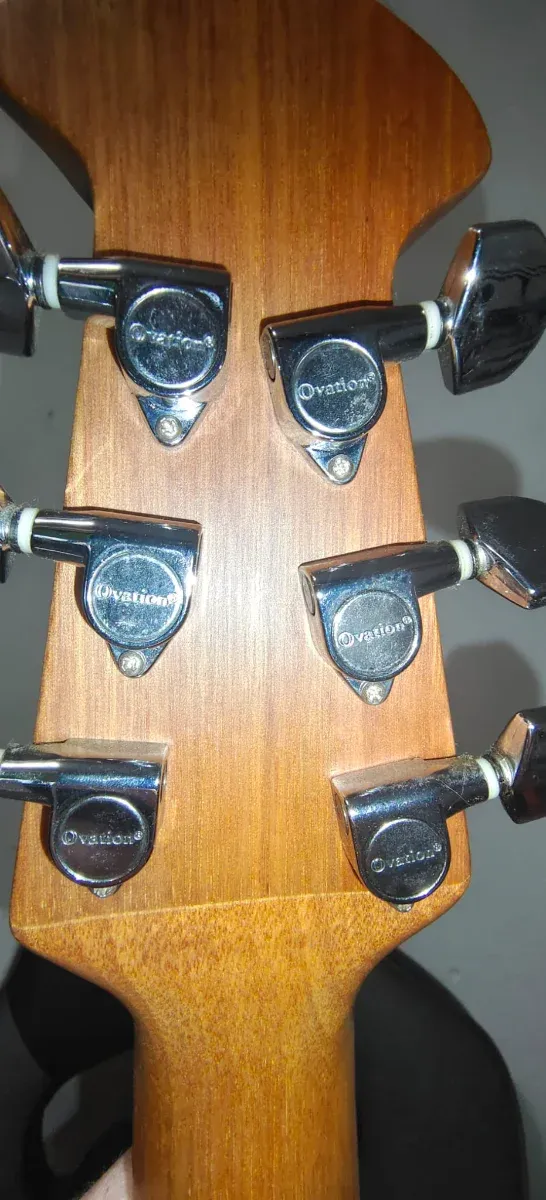 Guitarra Ovation Celebrity