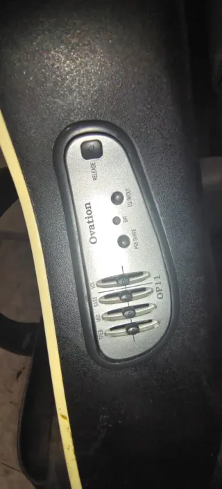 Guitarra Ovation Celebrity