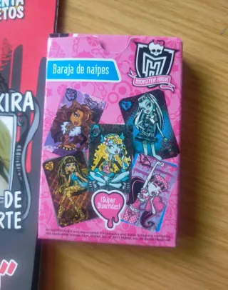 Lote deBaraja de naipes Monster High y Revista