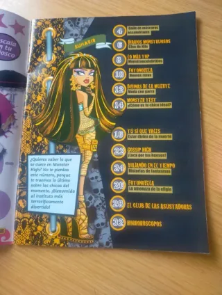 Lote deBaraja de naipes Monster High y Revista