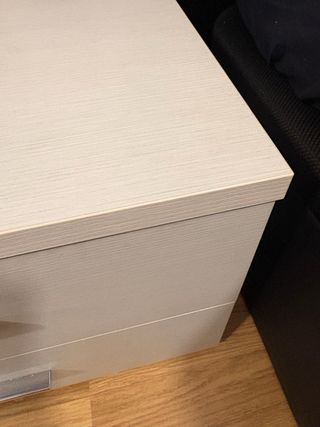 Mesita de noche blanca/gris