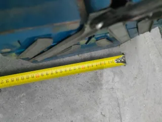 Caja de herramientas metálica azul