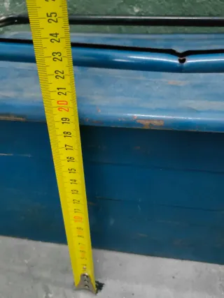 Caja de herramientas metálica azul