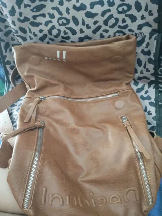 Bolso Mochila Desigual Marrón  4 cremalleras ext