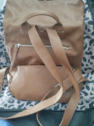 Bolso Mochila Desigual Marrón  4 cremalleras ext