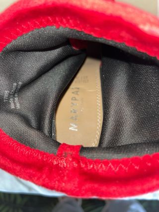 Botines rojos de tacón