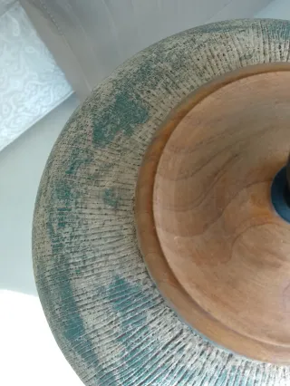 Lámpara de mesa Inthai cerámica y madera