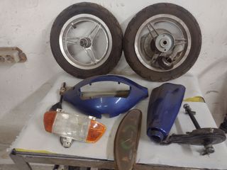 RESTOS DE Patinete Eléctrico Antiguo