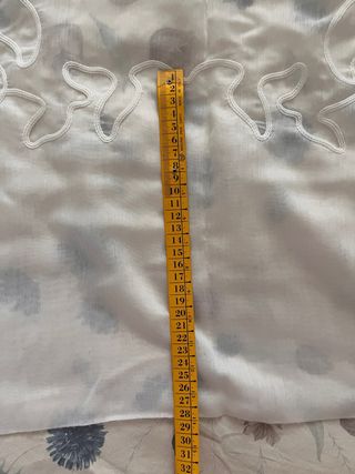 Coppia Tende Bianche con balza e ricamo in fondo