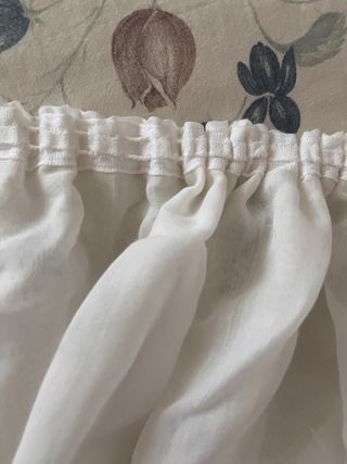 Coppia Tende Bianche con balza e ricamo in fondo