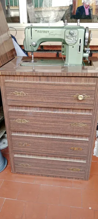Máquina de coser Refrey Transforma