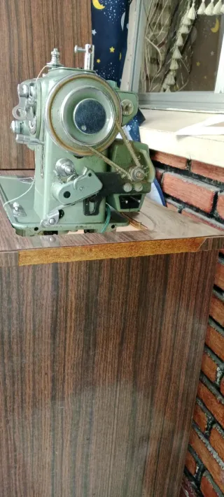 Máquina de coser Refrey Transforma