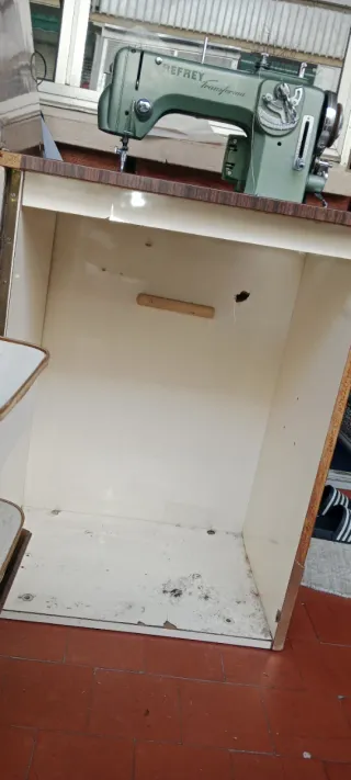 Máquina de coser Refrey Transforma