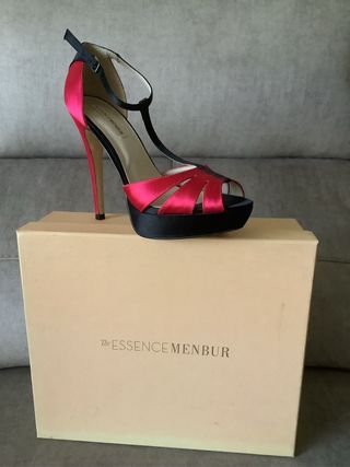 Zapatos de fiesta MENBUR fucsia y negros