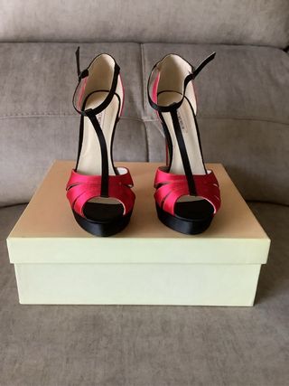 Zapatos de fiesta MENBUR fucsia y negros