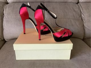 Zapatos de fiesta MENBUR fucsia y negros