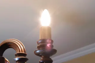 Lámpara de techo de madera estilo vasco