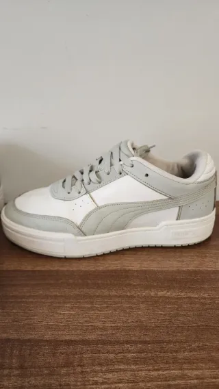 Zapatillas Puma Blancas y Grises