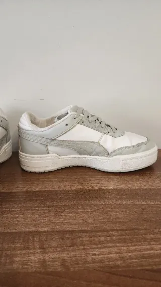 Zapatillas Puma Blancas y Grises