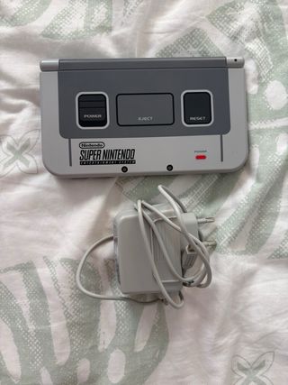 Nintendo New 3DS XL SNES Edition