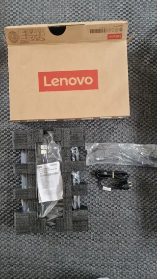 Portátil Lenovo Nuevo