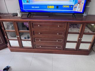 Mesa de comedor de cristal y madera