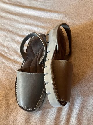 Menorquinas plataforma grises