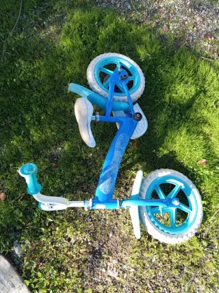 Bicicleta infantil azul