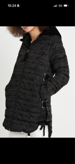 Plumifero Desigual Negro con Cordones