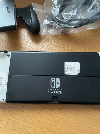 Nintendo Switch + Hogwarts Legacy