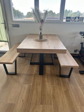 Mesa de comedor madera y metal