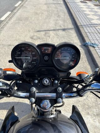 Moto Yamaha YBR125