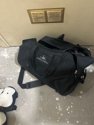 Patines en línea negros y morados