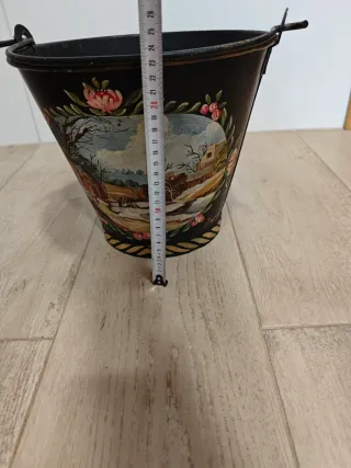 Caldero decorado a mano