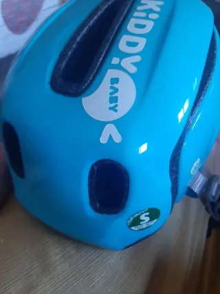 Seggiolino Bici Anteriore Guppy con caschetto baby