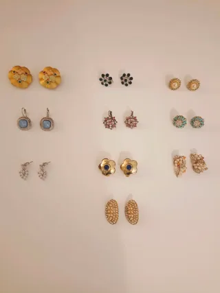 Conjunto de pendientes vintage chapados en oro