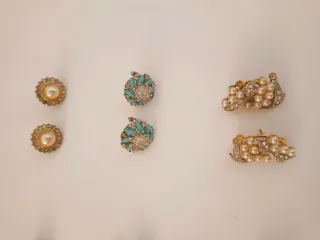 Conjunto de pendientes vintage chapados en oro