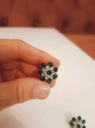 Conjunto de pendientes vintage chapados en oro