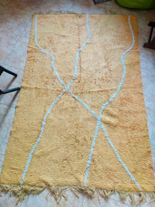 Alfombra lavable diseño rayas. Amarillo mostaza.