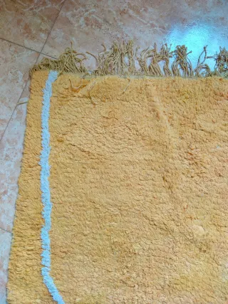 Alfombra lavable diseño rayas. Amarillo mostaza.