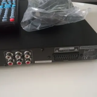 Reproductor DVD EM DVD-G372 con mando,sin estrenar
